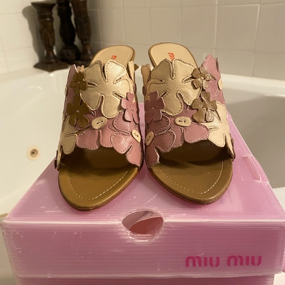 Miu Miu Slides - Picture 2 of 6